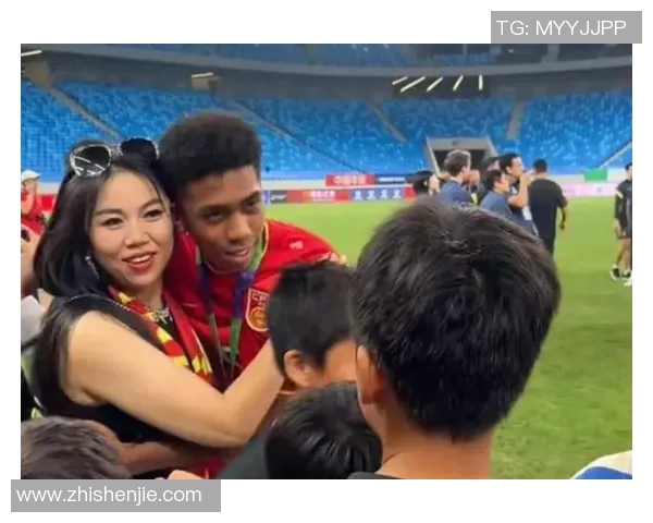 混血儿足球明星的崛起与挑战：多元文化如何塑造未来的球场传奇